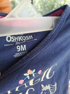 Vestido ML azul volados abajo, letras blancas- OSHKOSH - Talle 9 meses - comprar online
