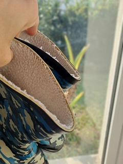 Botas de goma camufladas azul y amarillo c corderito interno - Talle 29 - comprar online