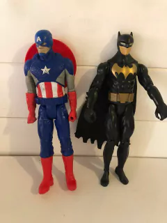 JUGUETE- Dos muñecos Capitán América y Batman. - comprar online