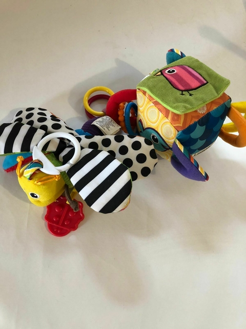 JUGUETE- Libélula de tela y cubo sensorial para bebe. Lamaze.