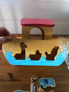 JUGUETE- Barco de madera con animales de madera para encastrar. El Arca de Noe. en internet