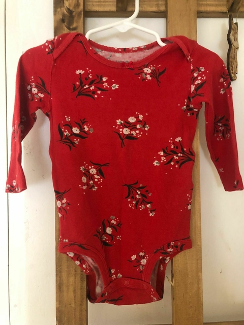 Body rojo ML con flores. CARTERS. 12 meses.