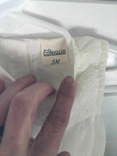 Vestido blanco con encaje. CONIGLIO. 3 meses. - Lo Canto • Moda Circular