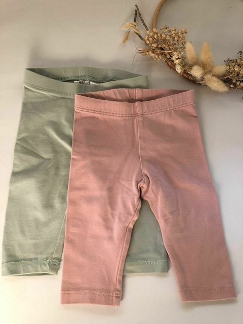 SET- Dos calzas de algodón rosa viejo y verde menta. HYM- Recién nacido.