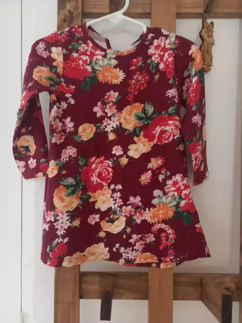 18M | Vestido de algodón bordó con flores. AKIABARA. 18 meses.