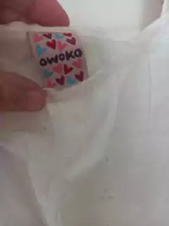 Vestido blanco con flor y tiritas regulables. OWOKO. Talle 5 de la marca que es 2 AÑOS. - comprar online