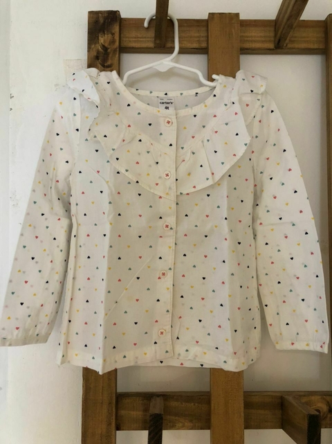 Camisa ML blanca con corazones. y volados. CARTERS. 4 años.