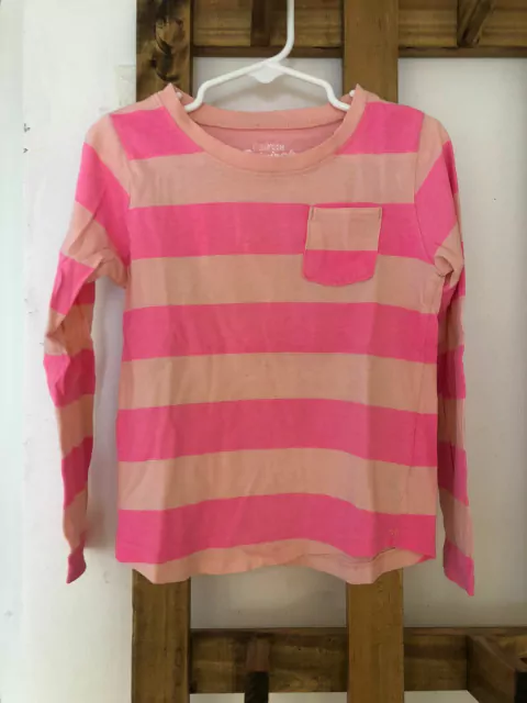 Remera a rayas rosa flúo. OSHKOSH. 5 años.