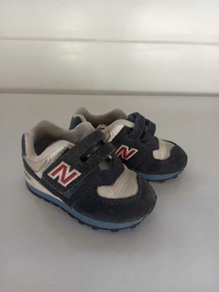 T19 | Zapatillas NB con abrojo. Talle 19. en internet