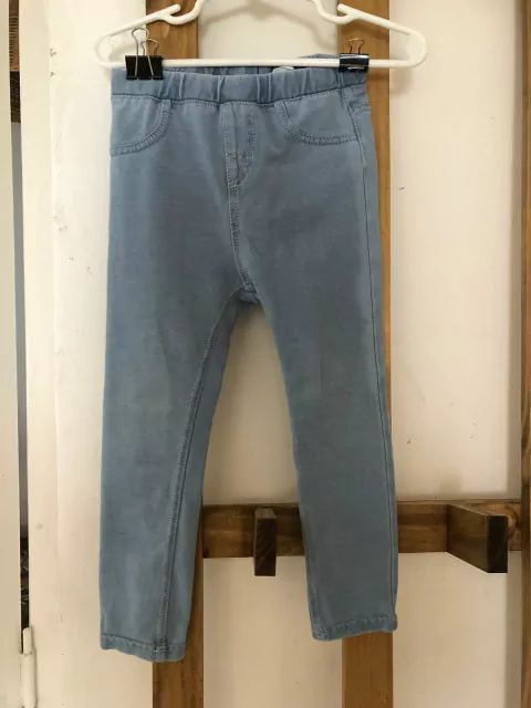 Legging celeste. HYM. 3 años.