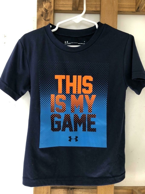 Remera MC azul con estampa This is my Game. Under Armour. Talle 4 años.