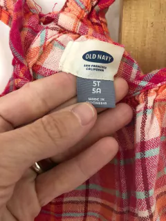 5A | Blusa a cuadros en tonos naranja y rosa con espalda cruzada. OLD NAVY. 5 años. en internet