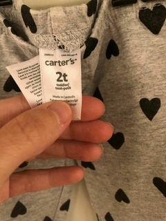Calza gris con corazones negros. CARTERS. 2 años. - comprar online
