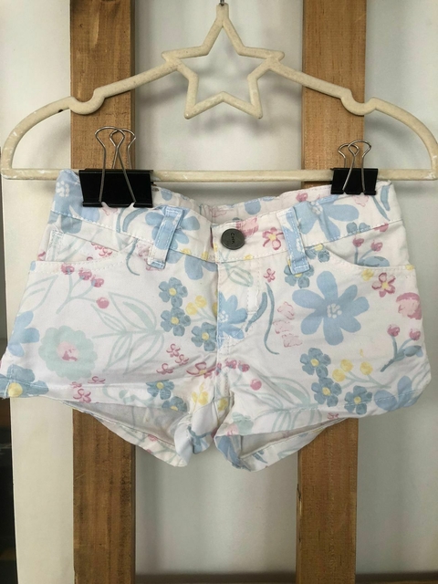 Short blanco con flores. CHEEKY. Talle 2 años-
