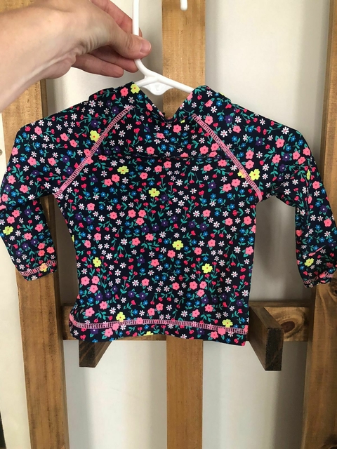 Remera ML de agua floreada. CARTERS. 6 meses.