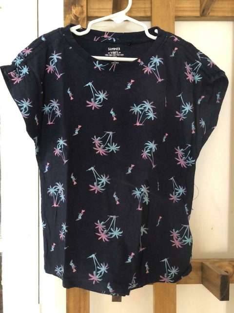 9A | Remera azul con palmeras. Summer Vibes. Talle 11. Como para 9 años.