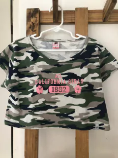 8A | Remera camuflada verde tipo pupera. Talle 8 años. en internet