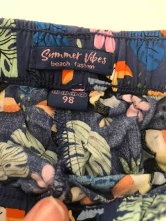 Short azul con tucanes. Sumer Vibes. Talle 2 años. en internet