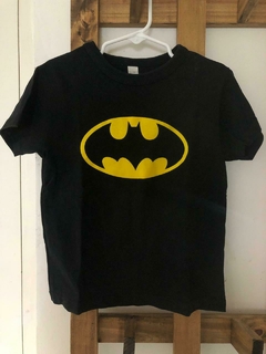 Remera negra de Batman. 4/5 años.