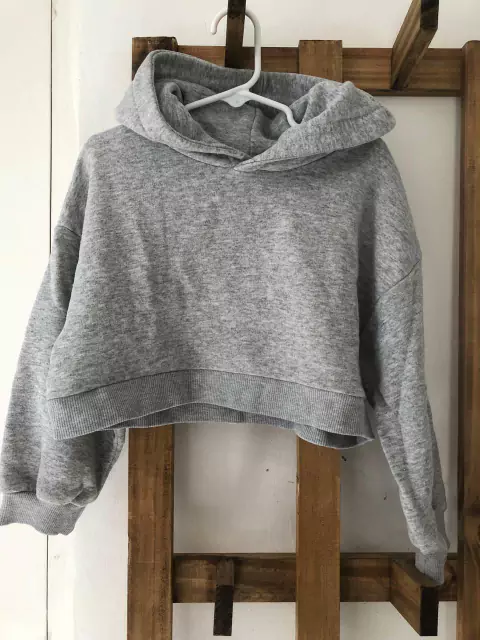 6A | Buzo gris con capucha modelo corto. ZARA. Talle 6 años-