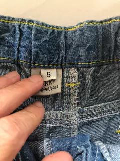 Short de jean azul. SPANKY. Talle 5 años. Mide 26 cm de cintura. en internet