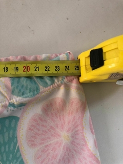 Calza rosa y turquesa con frutas. IKAIKA. Dice talle 8 pero es para 4/5 años. Mide de cintura 25 cm. en internet