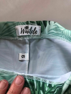 2/3A | Calza con hojas verdes. Dice talle 6 pero es para 2/3 años. Mide 22 cm de cintura. - comprar online