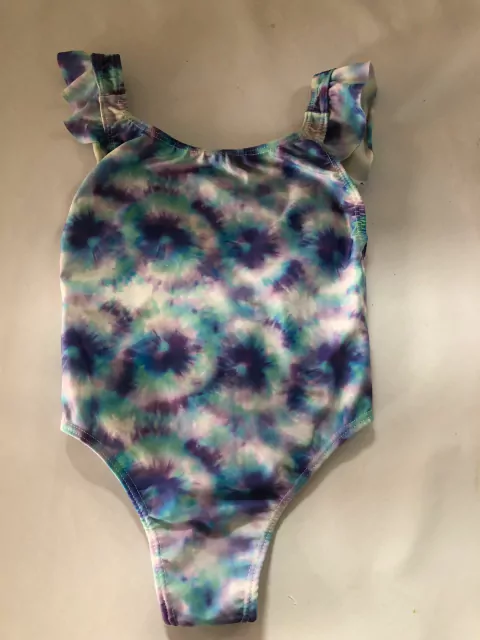 Traje de baño tipo batik. 4/5 años. Ver medias en las fotos.