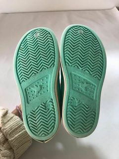 Zapatillas de goma turquesas. Talle 27. - comprar online