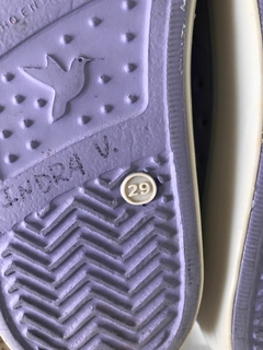 Zapatillas de goma lilas. HUMMS. Talle 29. - Lo Canto • Moda Circular