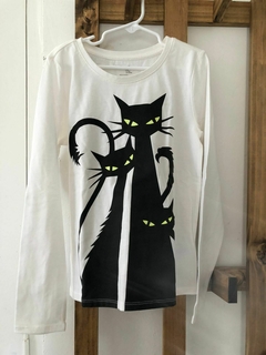 Remera blanca con gatos. GAP. 8/9 años. - comprar online