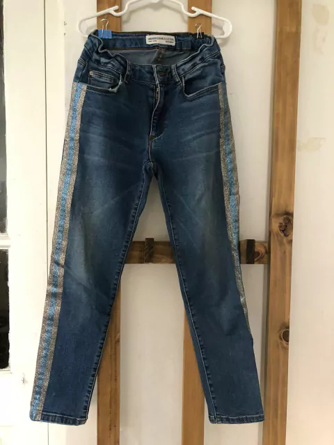 9A | Jean azul con franja a los costados. ZARA. 9 años.
