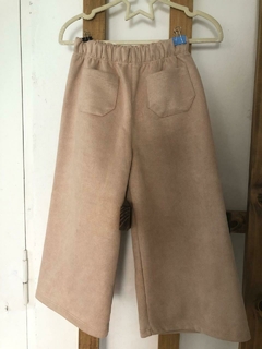 Pantalón gamuzado beige patas anchas. CHEEKY. Talle 4 años. - comprar online