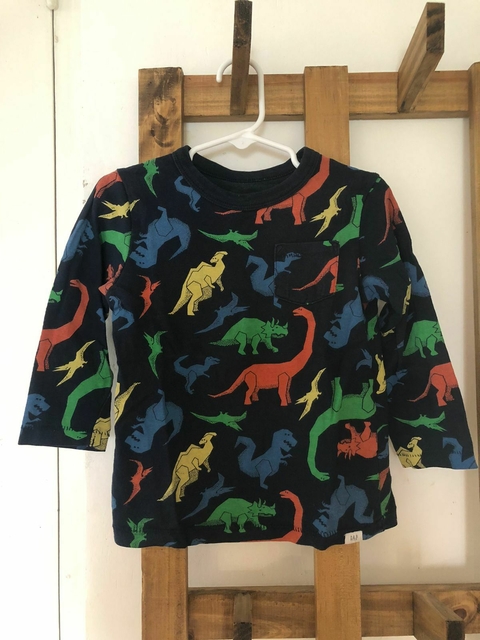 Remera ML con dinos. GAP. 2 años.