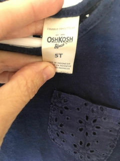 Remera MC azul con bolsillo de broderie. OSHKOSH. 5 años. - comprar online