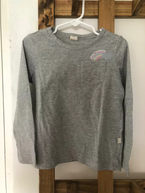 Remera gris ML con arcoiris. CHEEKY. 4 años.