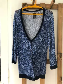 Saco finito azul animal print. ZARA. Dice talle M pero es mas S de adulto. en internet
