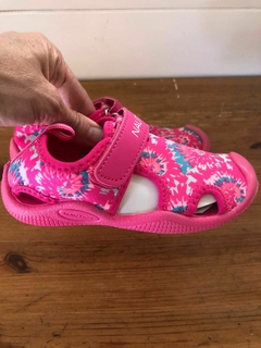 Zapatos de neoprene rosas con abrojo. NAUTICA. Talle 8 de USA. Talle 25 de Argentica. Sin uso. - comprar online