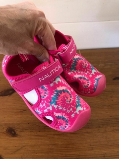 Zapatos de neoprene rosas con abrojo. NAUTICA. Talle 8 de USA. Talle 25 de Argentica. Sin uso. - Lo Canto • Moda Circular