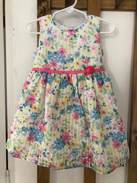 24M | Vestido con flores y tul abajo. Es bastante armado. GEORGE. Talle 24 meses.