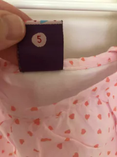 2A | Vestido con tiritas rosa con mariposa y bodu abajo. OWOKO. Talle 5 de la marca que es 2 años. Como nuevo. en internet