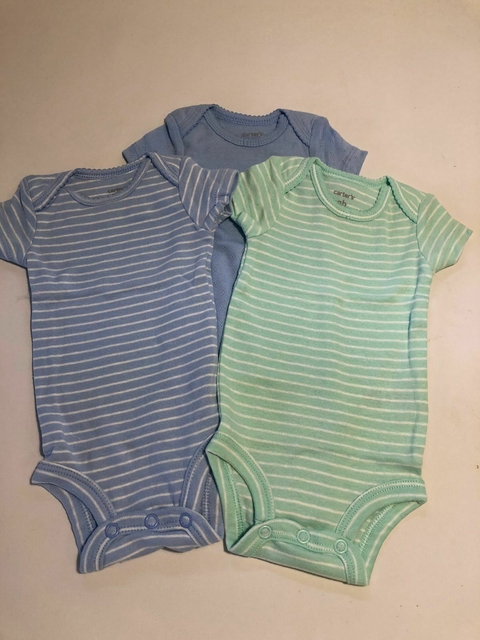 SET- RN | Tres bodys: dos a rayas verde agua y celeste y otro celeste MC. CARTERS- Recién Nacido.