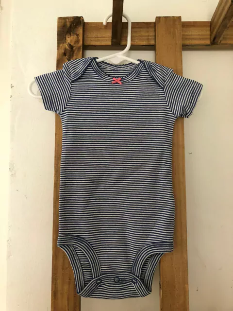 NUEVO 3M | Body a rayas azules y blancas MC. CARTERS. 3 meses.