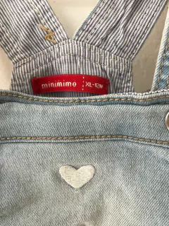 Jardinero de jean con bordado abajo y corazón. MIMO. 12 meses. - comprar online