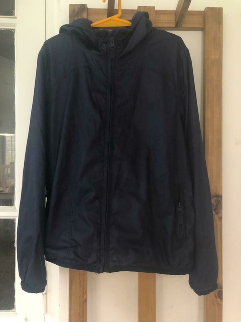 Campera finita azul forrada adentro con capucha. OLD NAVY. Talle 14 años.