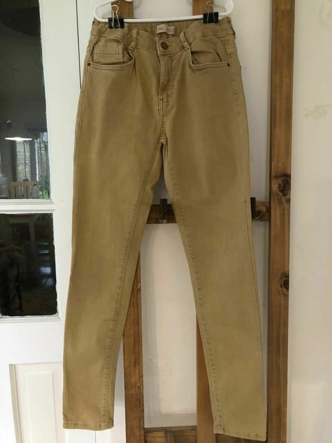 Pantalón beige. ZARA. 11/12 años.