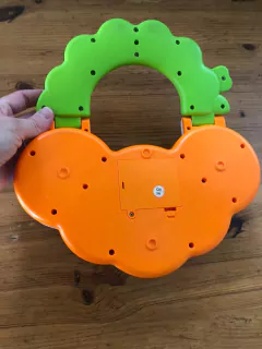 Juguete musical. No viene con las pilas. - comprar online