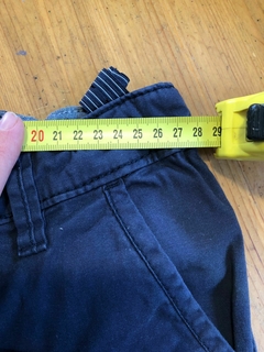 Pantalón azul. OSHKOSH. Talle 6 años. Tiene elástico regulable. en internet