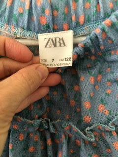Pollera con short abajo, celeste con flores. ZARA. 7 años. - comprar online