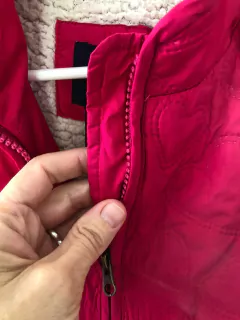 Chaleco fucsia con corderito adentro. GAP. 6/7 años. - comprar online